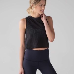 •Lululemon Hint of Sheer Black Crop Top Size 6•